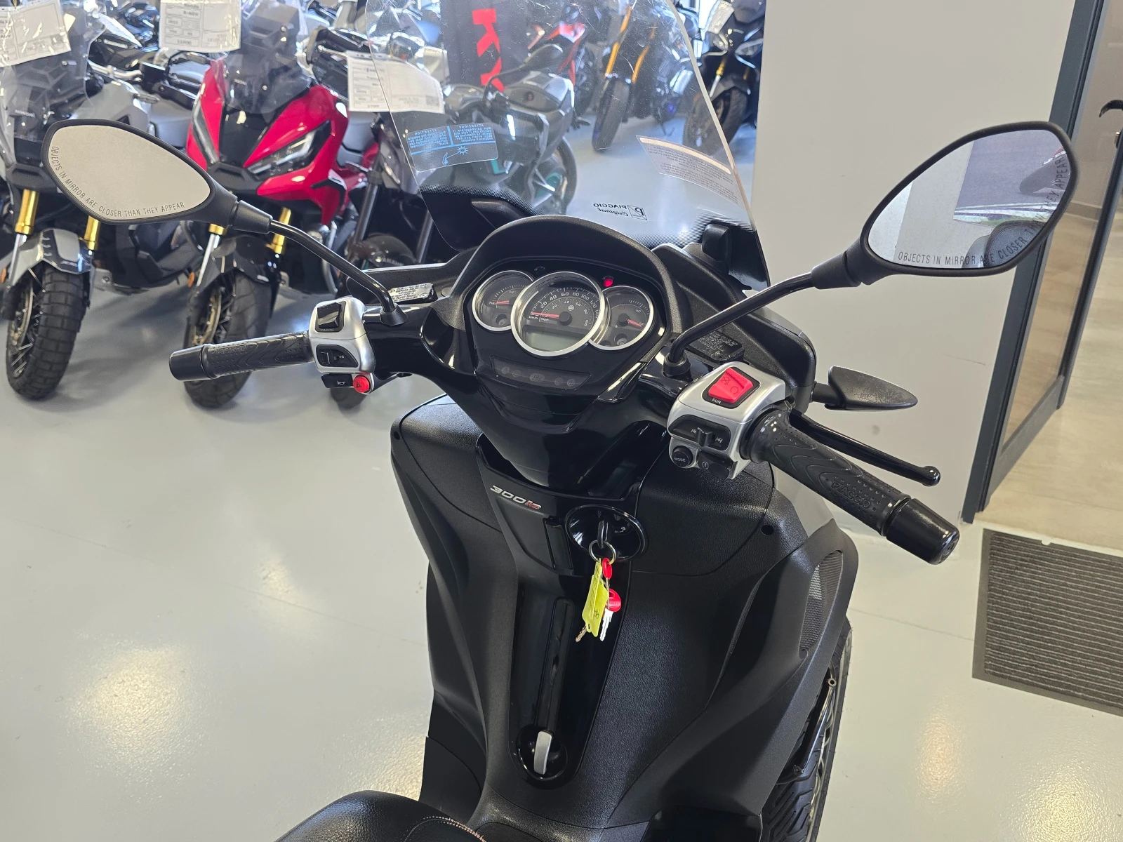 Piaggio Mp3 300ie, ABS, LT, 2016г., снимка 9 - Мотоциклети и мототехника - 55199404