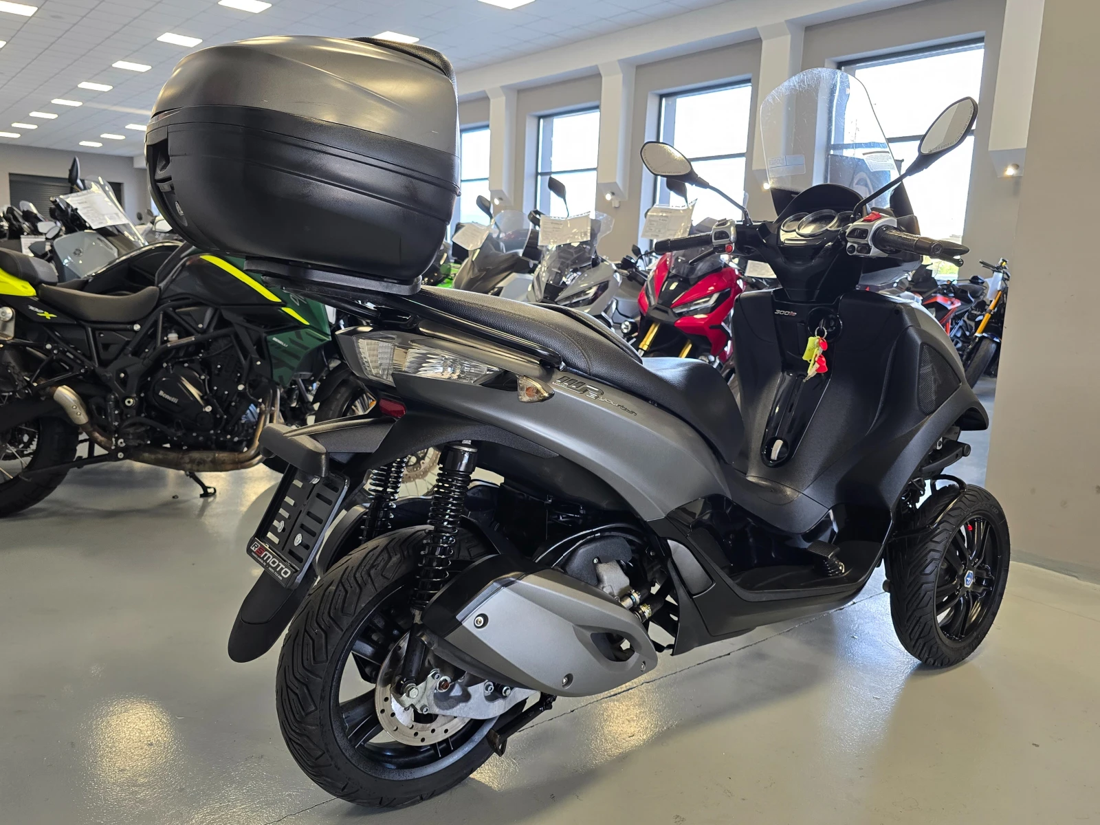 Piaggio Mp3 300ie, ABS, LT, 2016г., снимка 3 - Мотоциклети и мототехника - 55199404