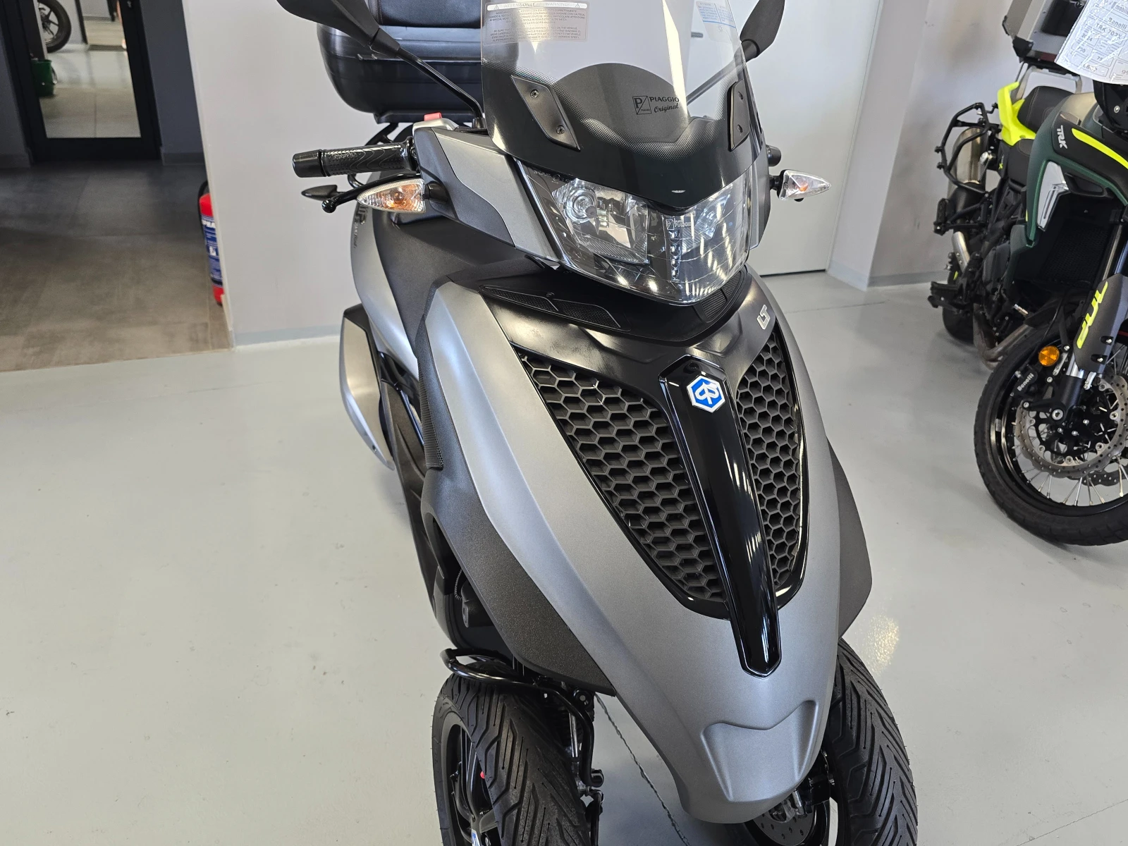 Piaggio Mp3 300ie, ABS, LT, 2016г., снимка 8 - Мотоциклети и мототехника - 55199404