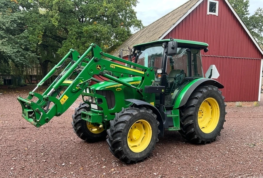 Трактор John Deere 5720
