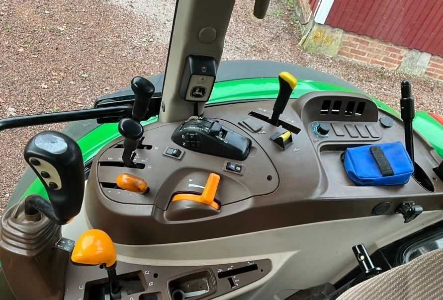 Трактор John Deere 5720, снимка 14 - Селскостопанска техника - 54912923
