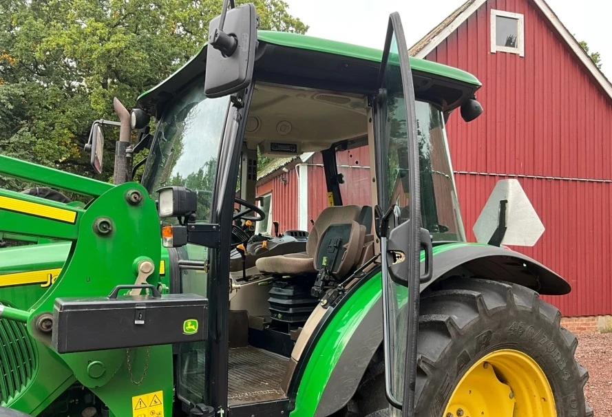 Трактор John Deere 5720, снимка 13 - Селскостопанска техника - 54912923