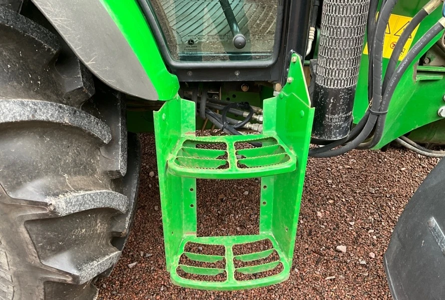 Трактор John Deere 5720, снимка 12 - Селскостопанска техника - 54912923