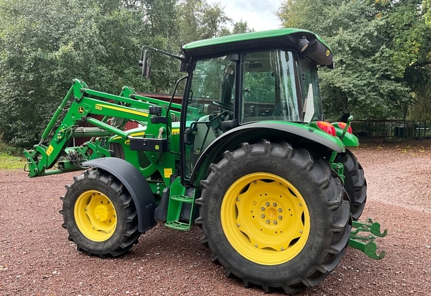 Трактор John Deere 5720, снимка 4 - Селскостопанска техника - 54912923