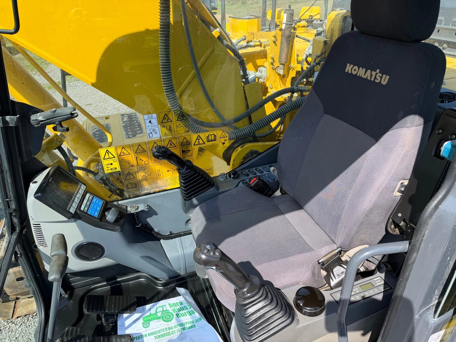 Багер Komatsu PC 210 LCi-11 + GPS ЛИЗИНГ, снимка 12 - Индустриална техника - 53732765