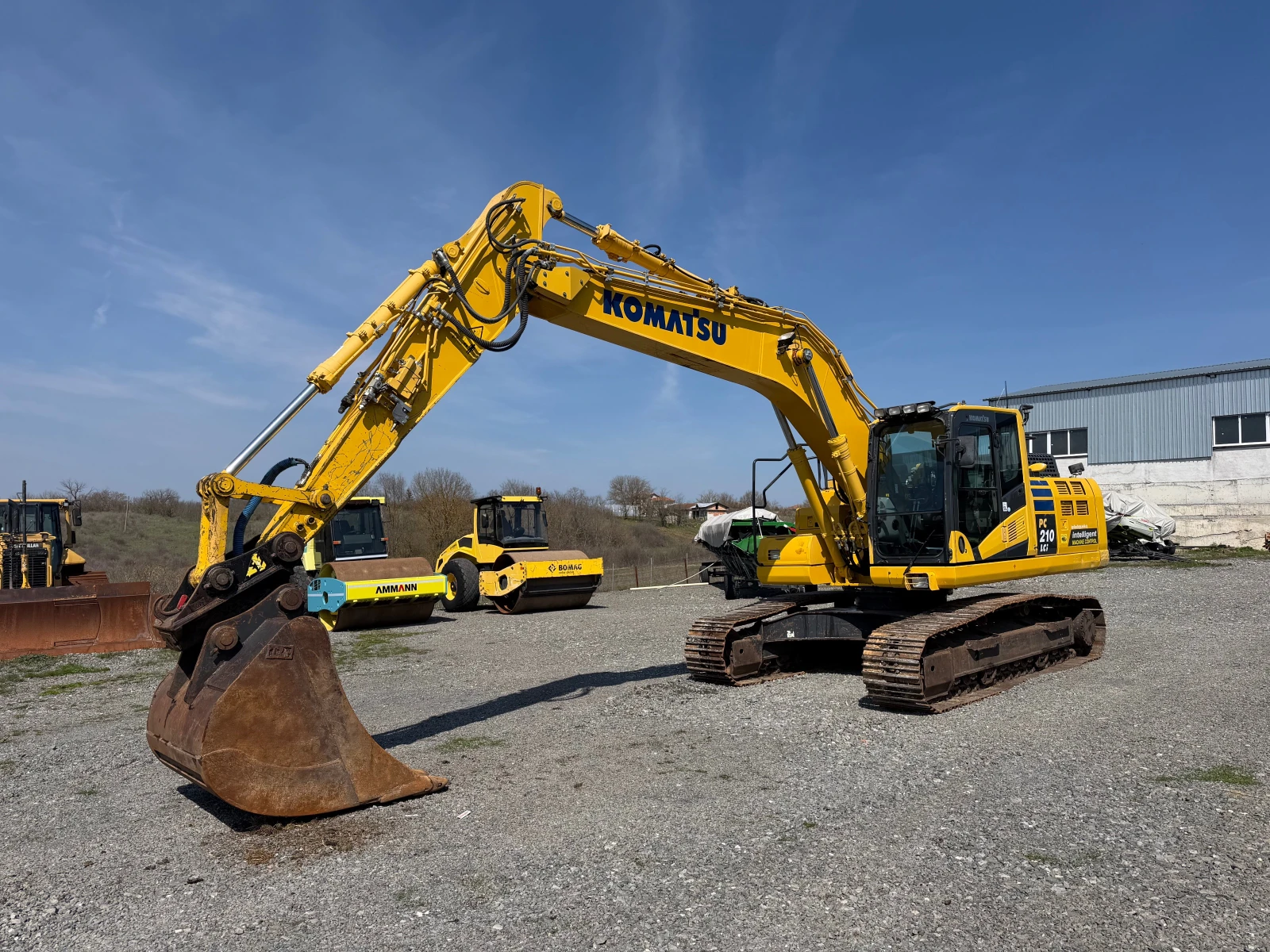 Багер Komatsu PC 210 LCi-11 + GPS ЛИЗИНГ, снимка 3 - Индустриална техника - 53732765