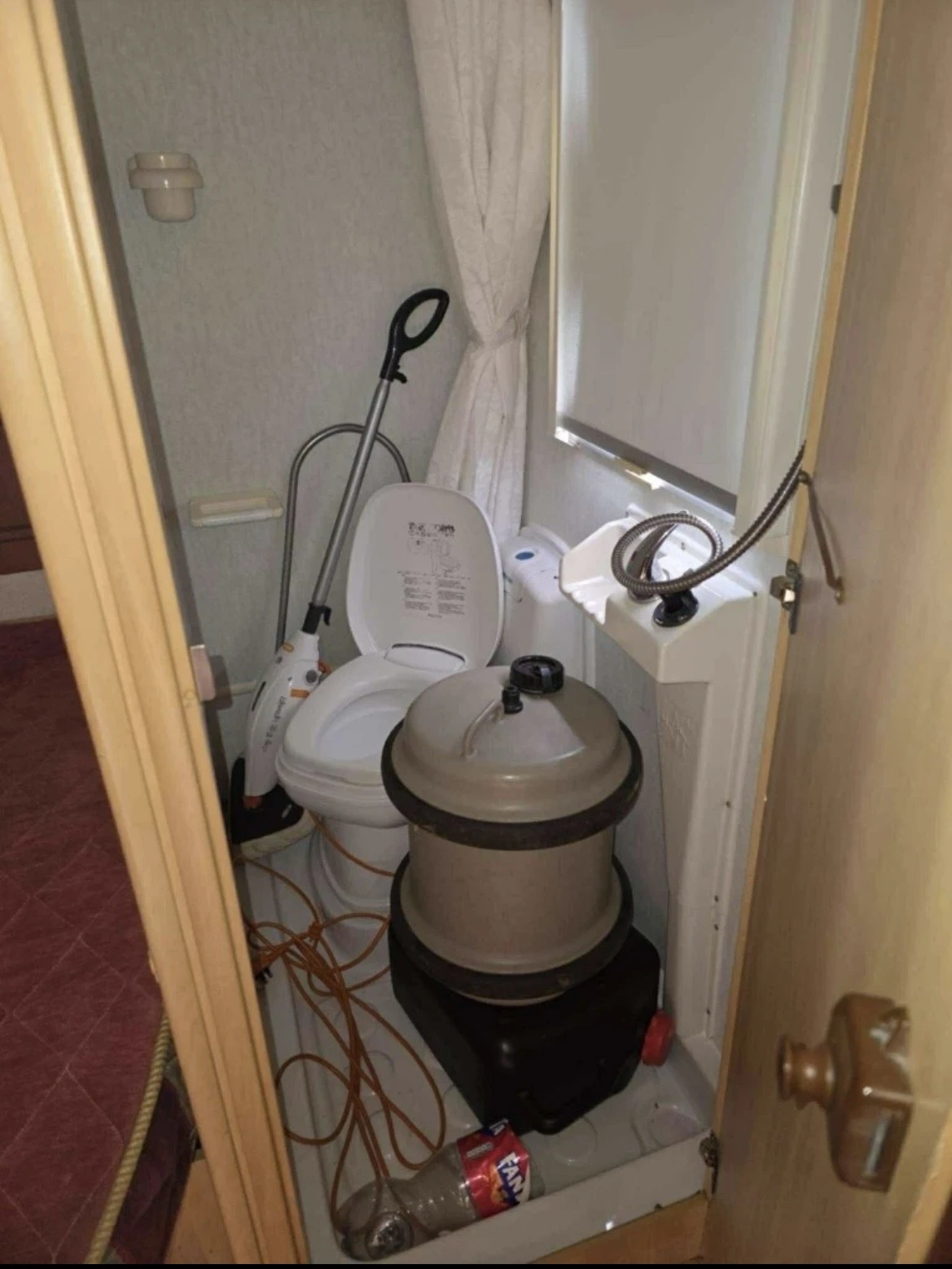 Каравана Eldis Eccles, снимка 4 - Каравани и кемпери - 53915446