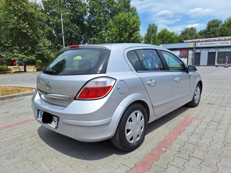 Opel Astra 1.7 CDTI, снимка 4 - Автомобили и джипове - 48263400