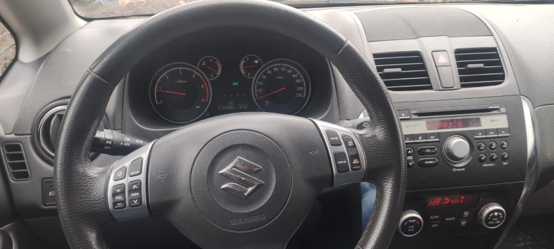 Suzuki SX4, снимка 5 - Автомобили и джипове - 49210923