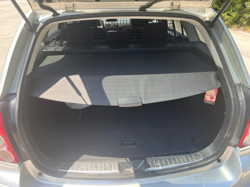 Toyota Avensis 2.0, снимка 11 - Автомобили и джипове - 51132683