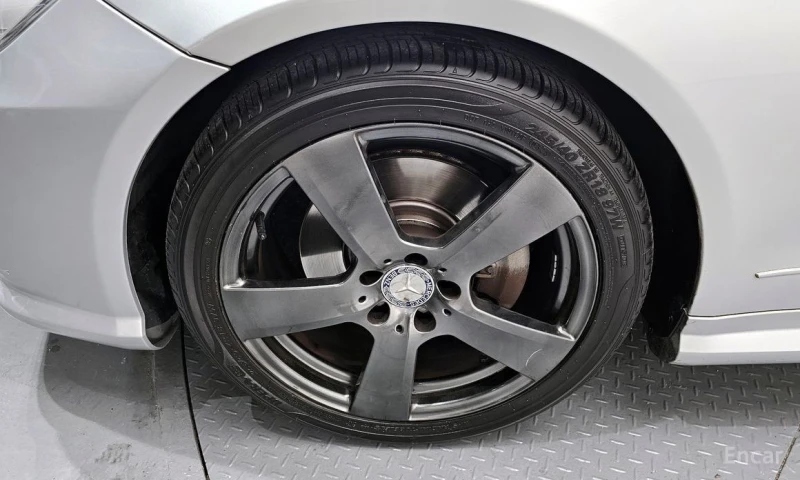 Mercedes-Benz E 350, снимка 5 - Автомобили и джипове - 53004972