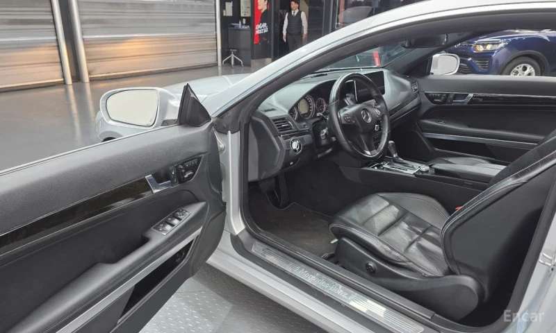 Mercedes-Benz E 350, снимка 11 - Автомобили и джипове - 53004972