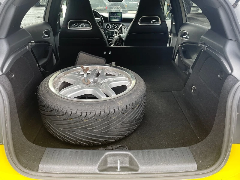 Mercedes-Benz A 180 AMG PACK - пилотна кола, снимка 13 - Автомобили и джипове - 53050987