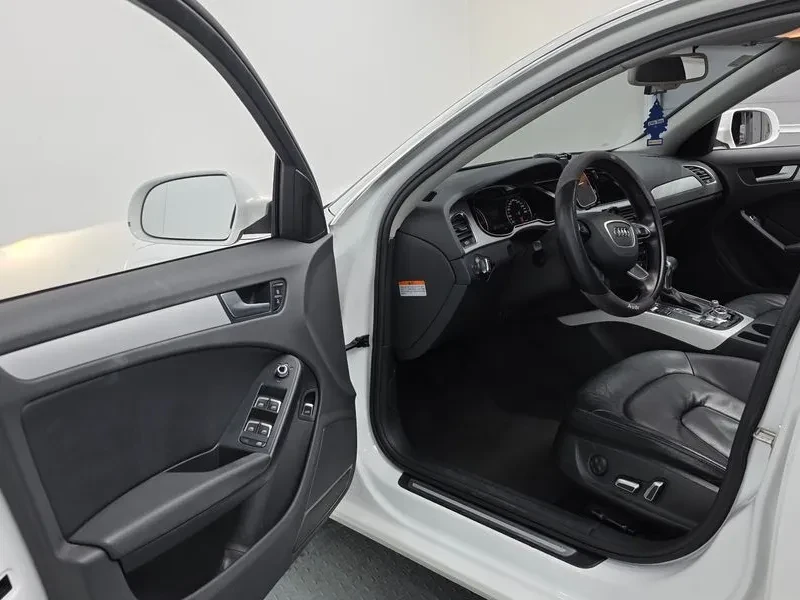 Audi A4 2.0 TDI, снимка 10 - Автомобили и джипове - 54144555