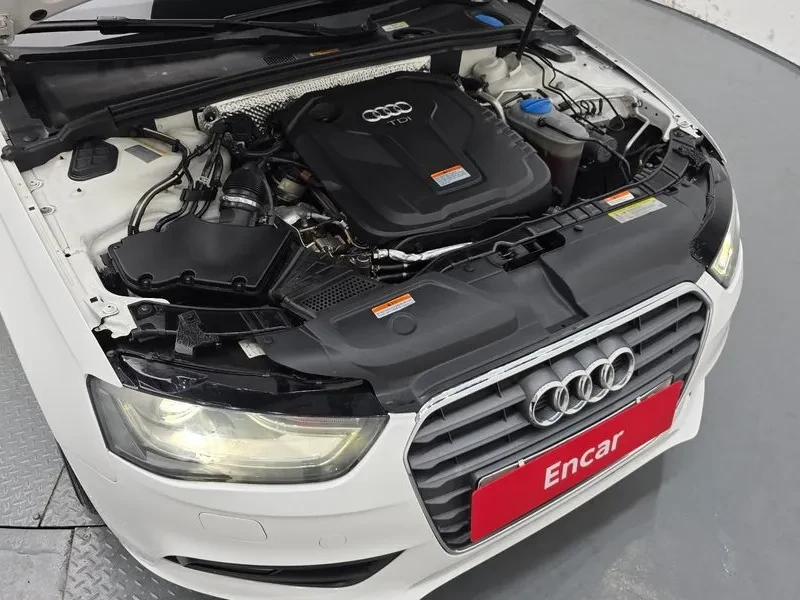 Audi A4 2.0 TDI, снимка 6 - Автомобили и джипове - 54144555