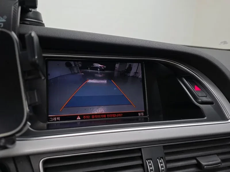 Audi A4 2.0 TDI, снимка 15 - Автомобили и джипове - 54144555