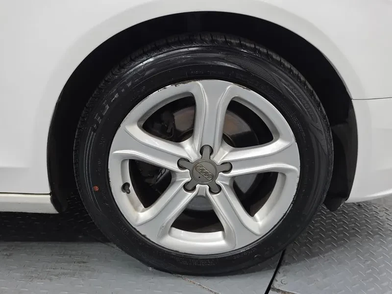 Audi A4 2.0 TDI, снимка 5 - Автомобили и джипове - 54144555