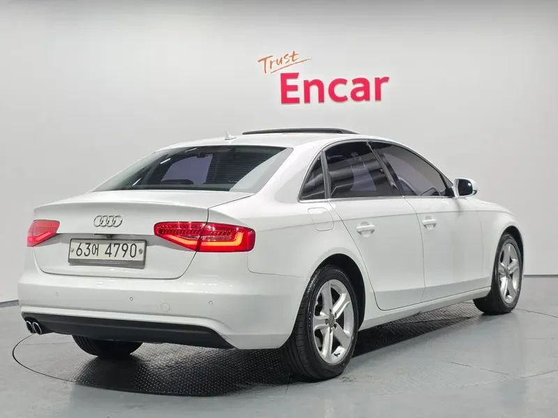 Audi A4 2.0 TDI, снимка 2 - Автомобили и джипове - 54144555