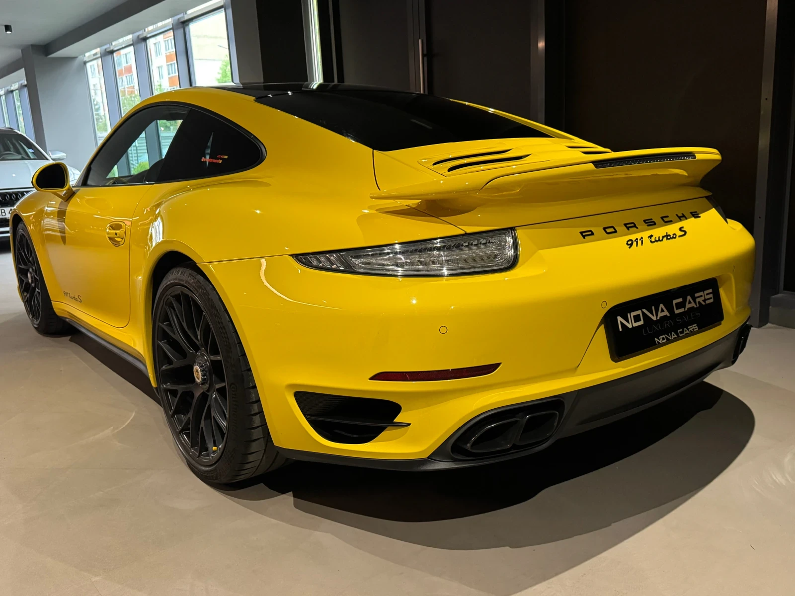 Porsche 911 Turbo S - изображение 3
