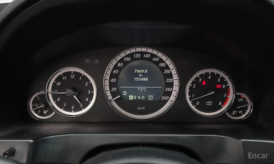 Mercedes-Benz E 350  - изображение 8