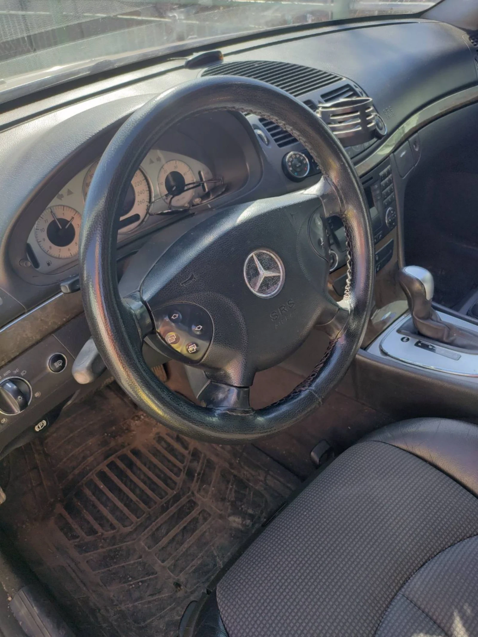 Mercedes-Benz E 270, снимка 5 - Автомобили и джипове - 53664889