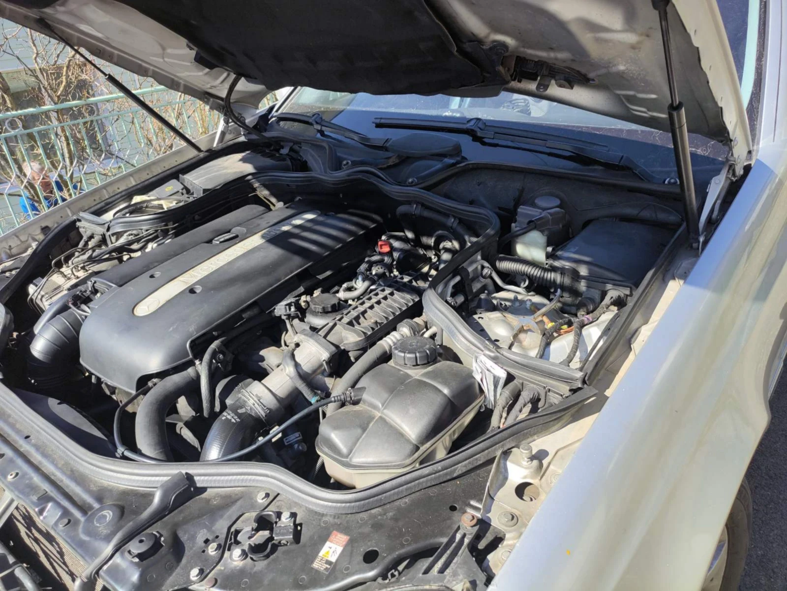 Mercedes-Benz E 270, снимка 8 - Автомобили и джипове - 53664889