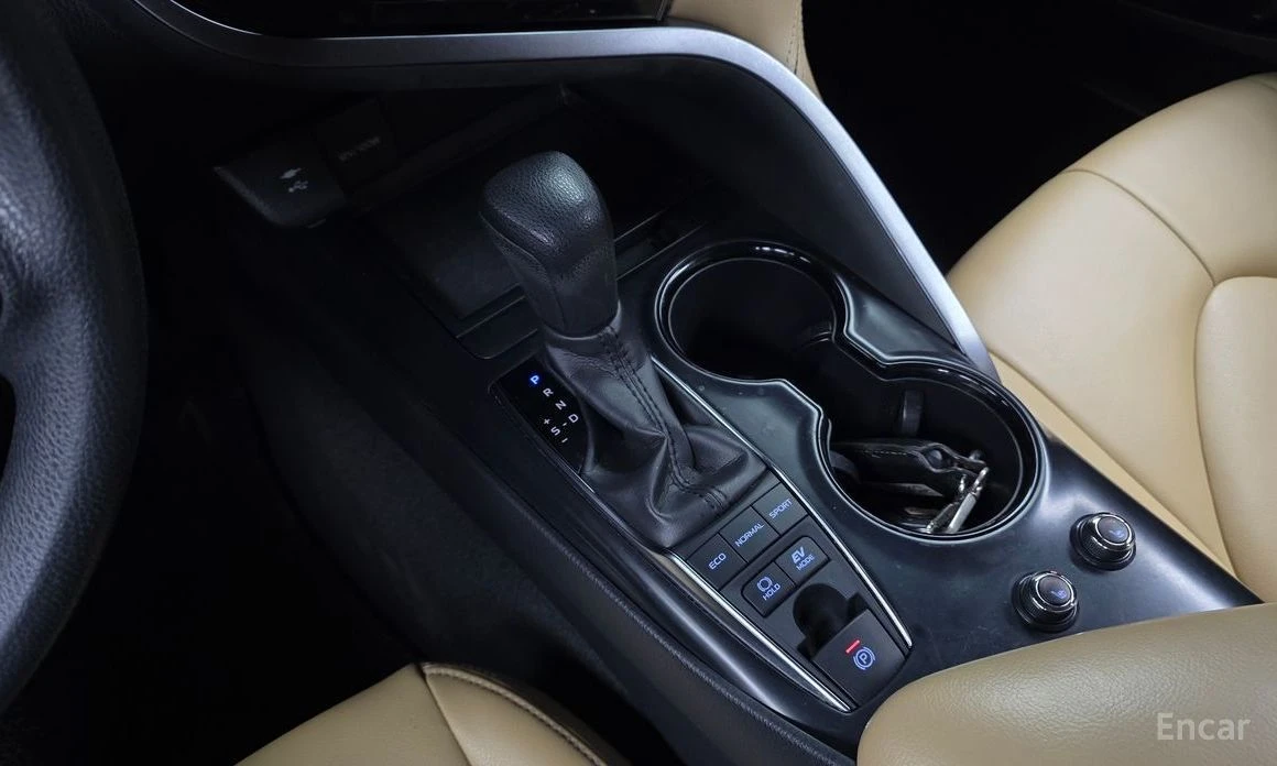 Toyota Camry, снимка 9 - Автомобили и джипове - 54110669