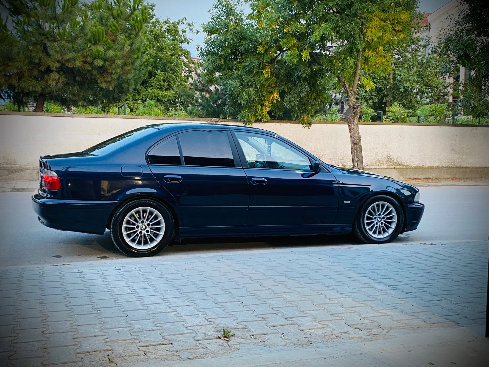 BMW 525