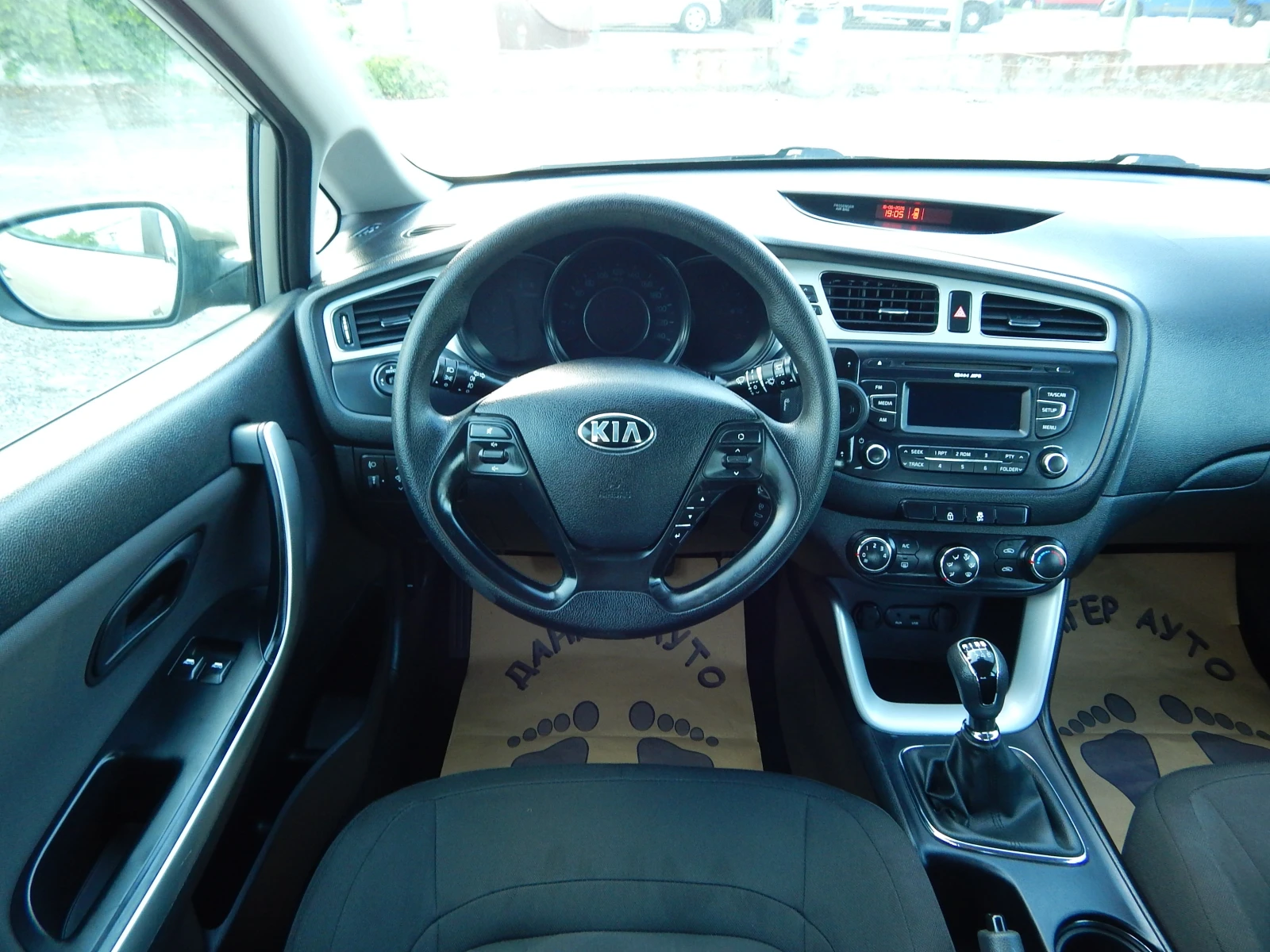 Kia Ceed 1.4CRDI* 90k.* 6скорости* EURO5B* , снимка 11 - Автомобили и джипове - 54961598