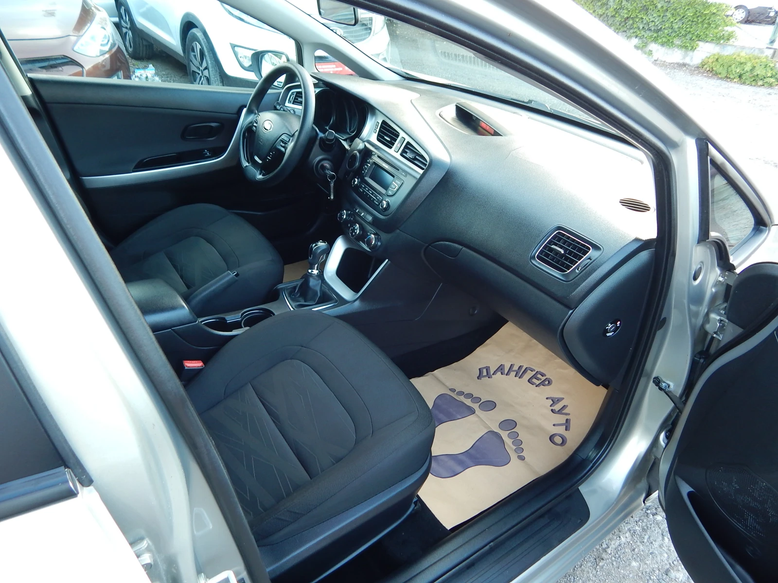 Kia Ceed 1.4CRDI* 90k.* 6скорости* EURO5B* , снимка 15 - Автомобили и джипове - 54961598