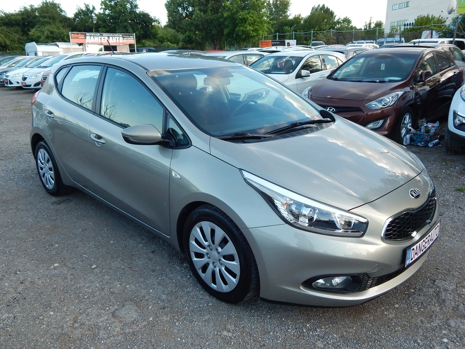 Kia Ceed 1.4CRDI* 90k.* 6скорости* EURO5B* , снимка 3 - Автомобили и джипове - 54961598