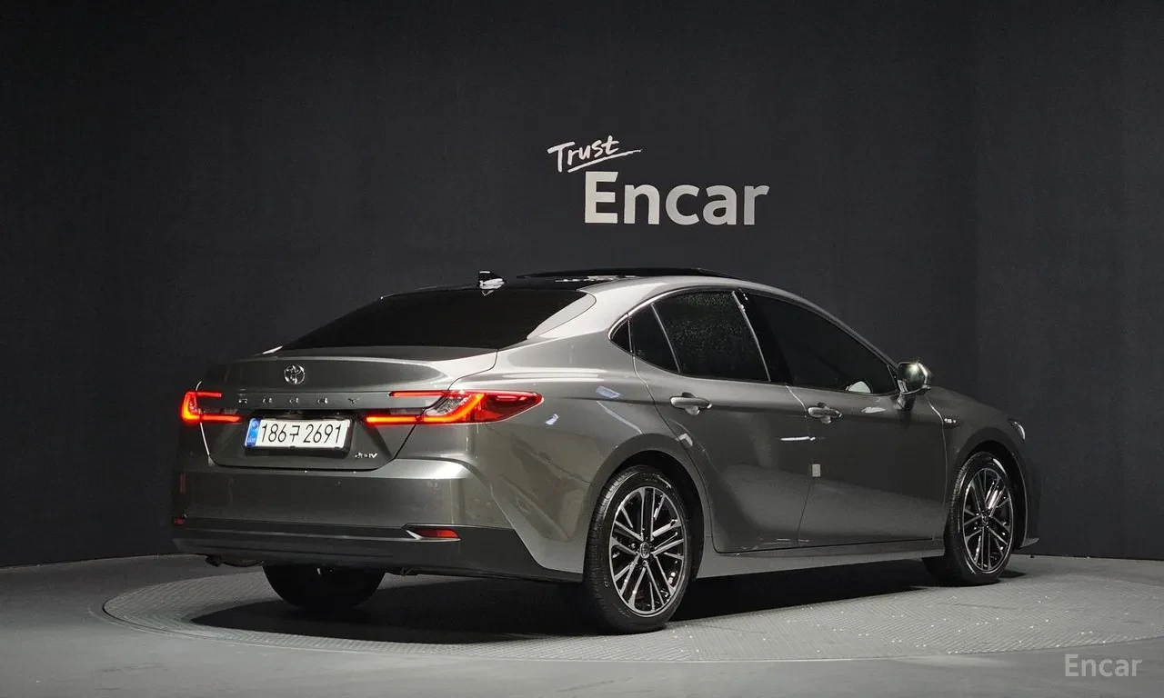 Toyota Camry XV80 | 2.5 Hybrid | XLE Premium | JBL | 360 ������ | Mobile.bg � ����������� 2