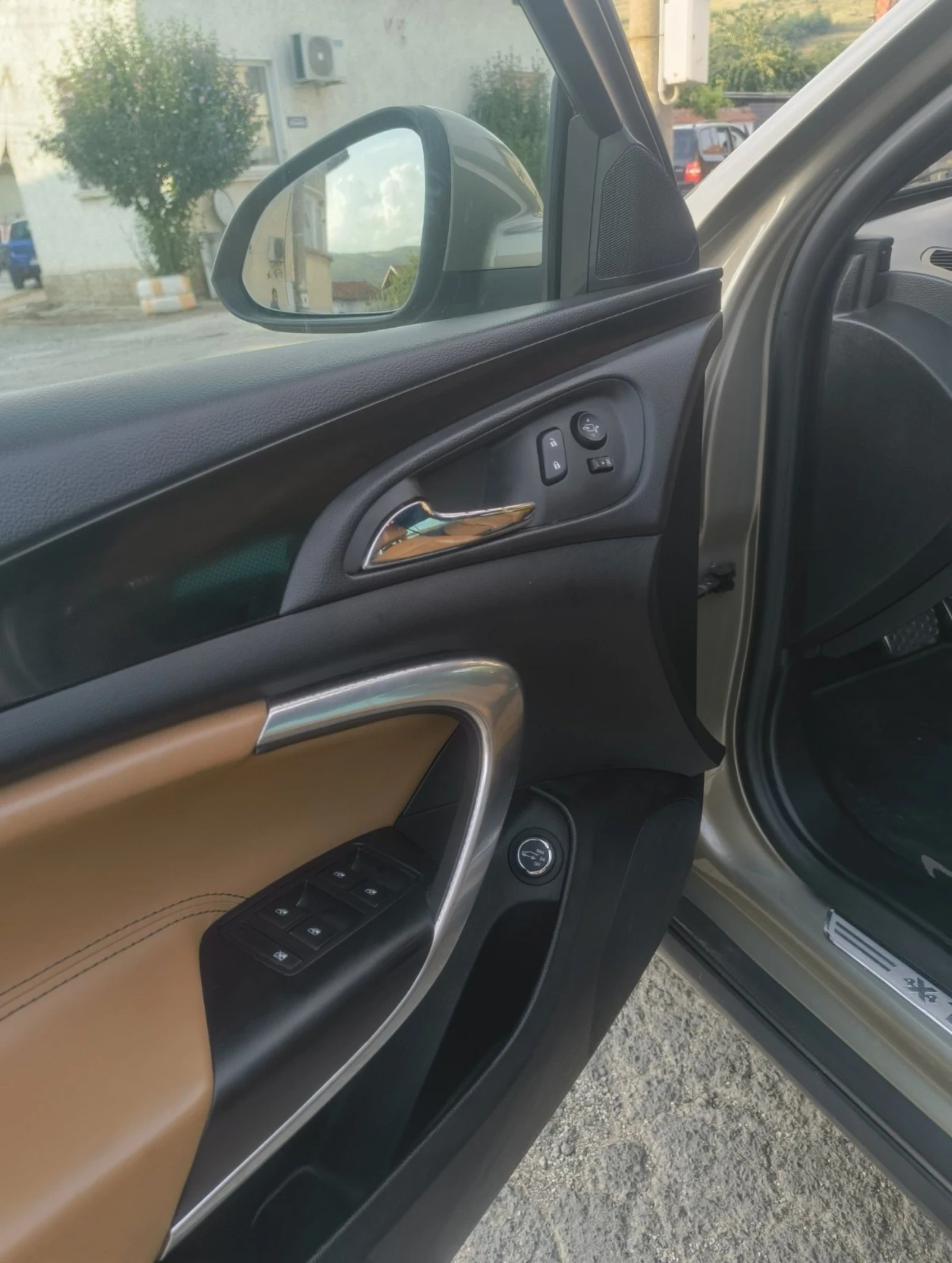Opel Insignia, снимка 10 - Автомобили и джипове - 55339339