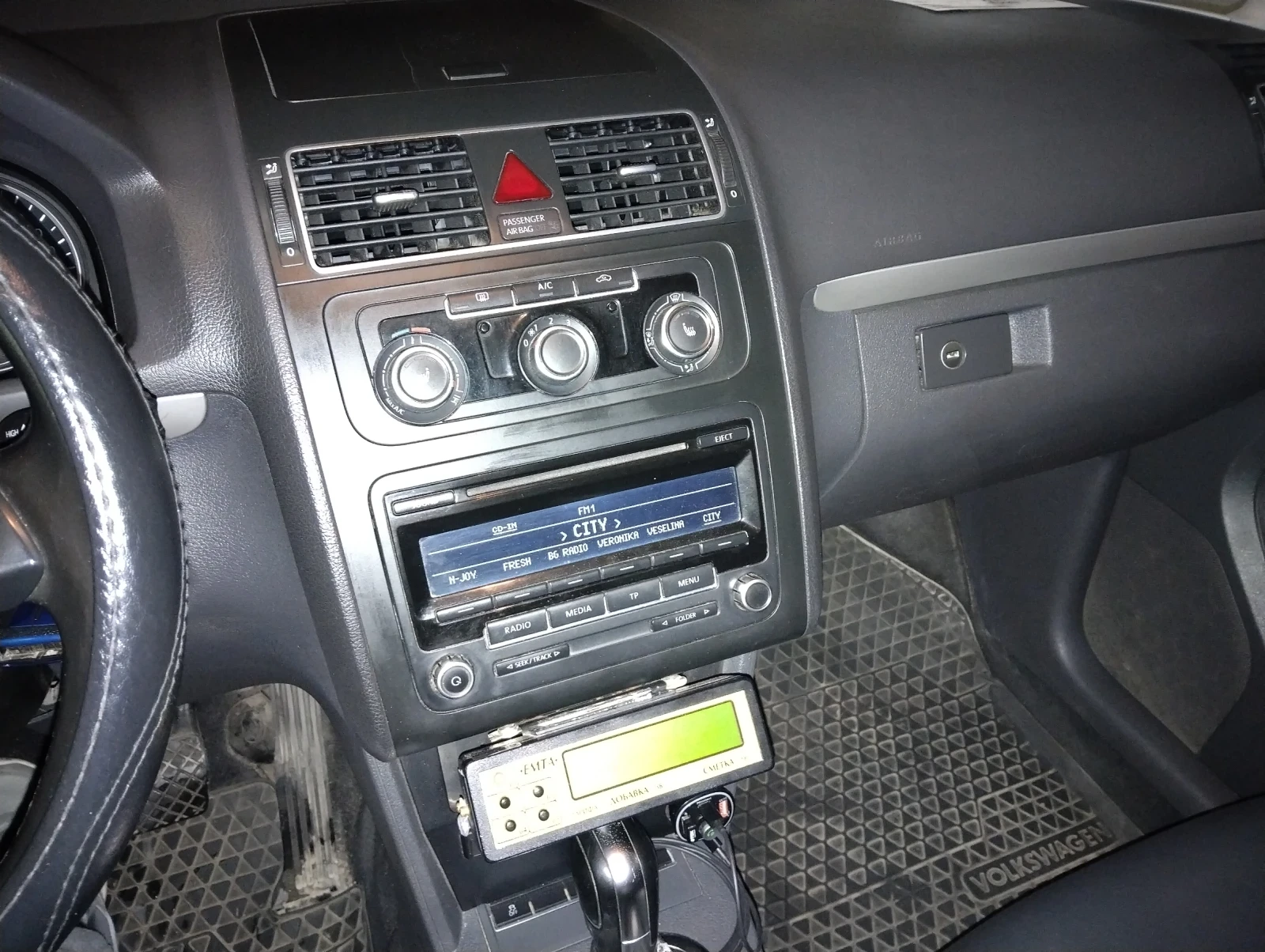 VW Touran 1, 4 TSI ecofuel, снимка 10 - Автомобили и джипове - 55388409