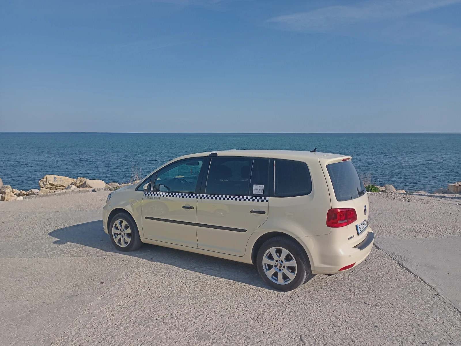 VW Touran 1, 4 TSI ecofuel, снимка 2 - Автомобили и джипове - 55388409