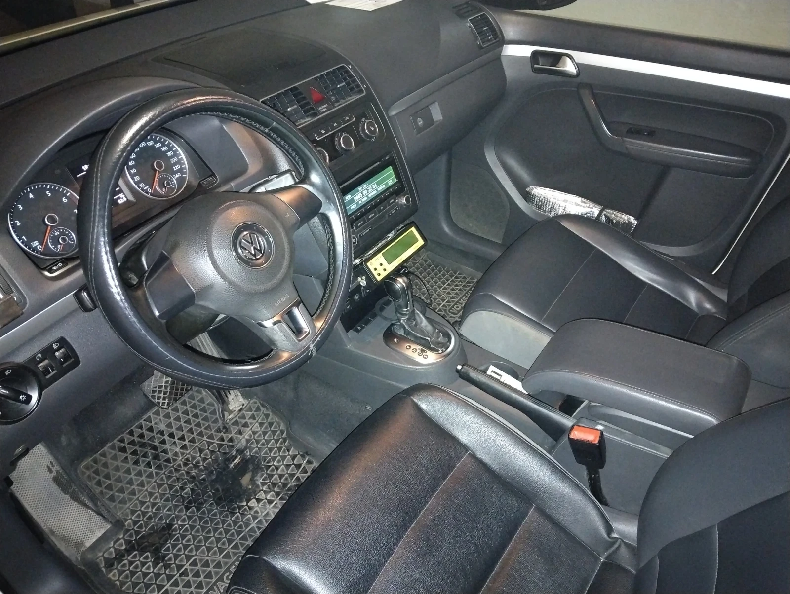 VW Touran 1, 4 TSI ecofuel, снимка 9 - Автомобили и джипове - 55388409