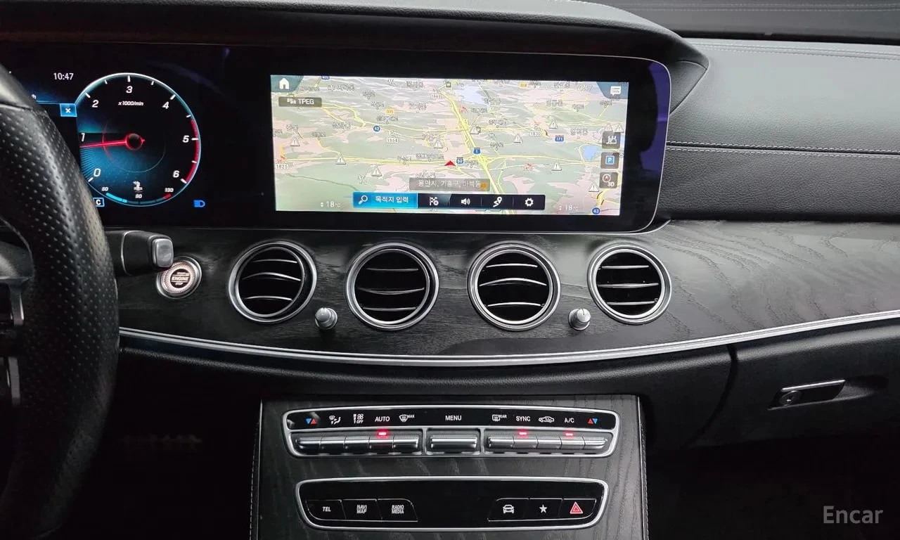 Mercedes-Benz E 220 4MATIC / 360 / DISTRONIC / HUD / АВТОКРЕДИТ , снимка 13 - Автомобили и джипове - 55843740
