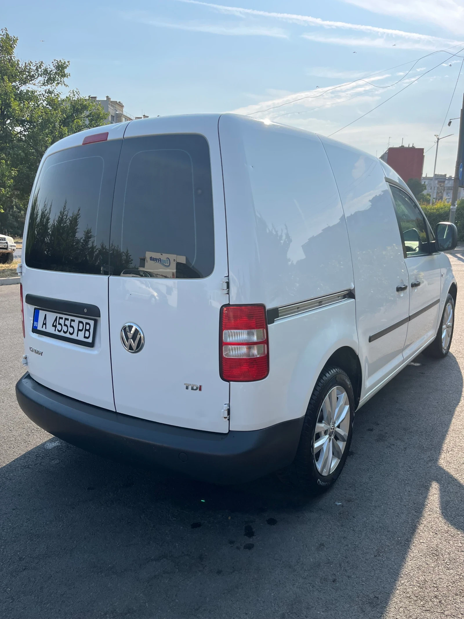 VW Caddy TDI, снимка 2 - Автомобили и джипове - 56044872