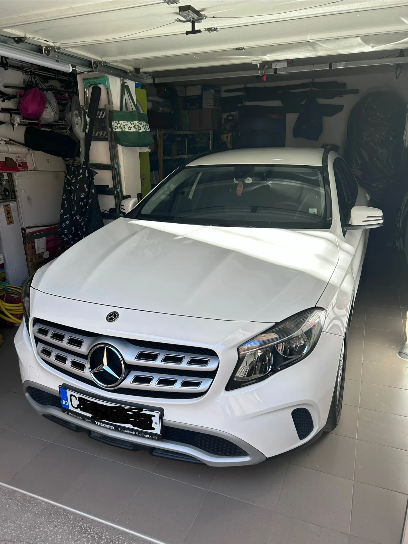 Mercedes-Benz GLA 180, снимка 14 - Автомобили и джипове - 56172391