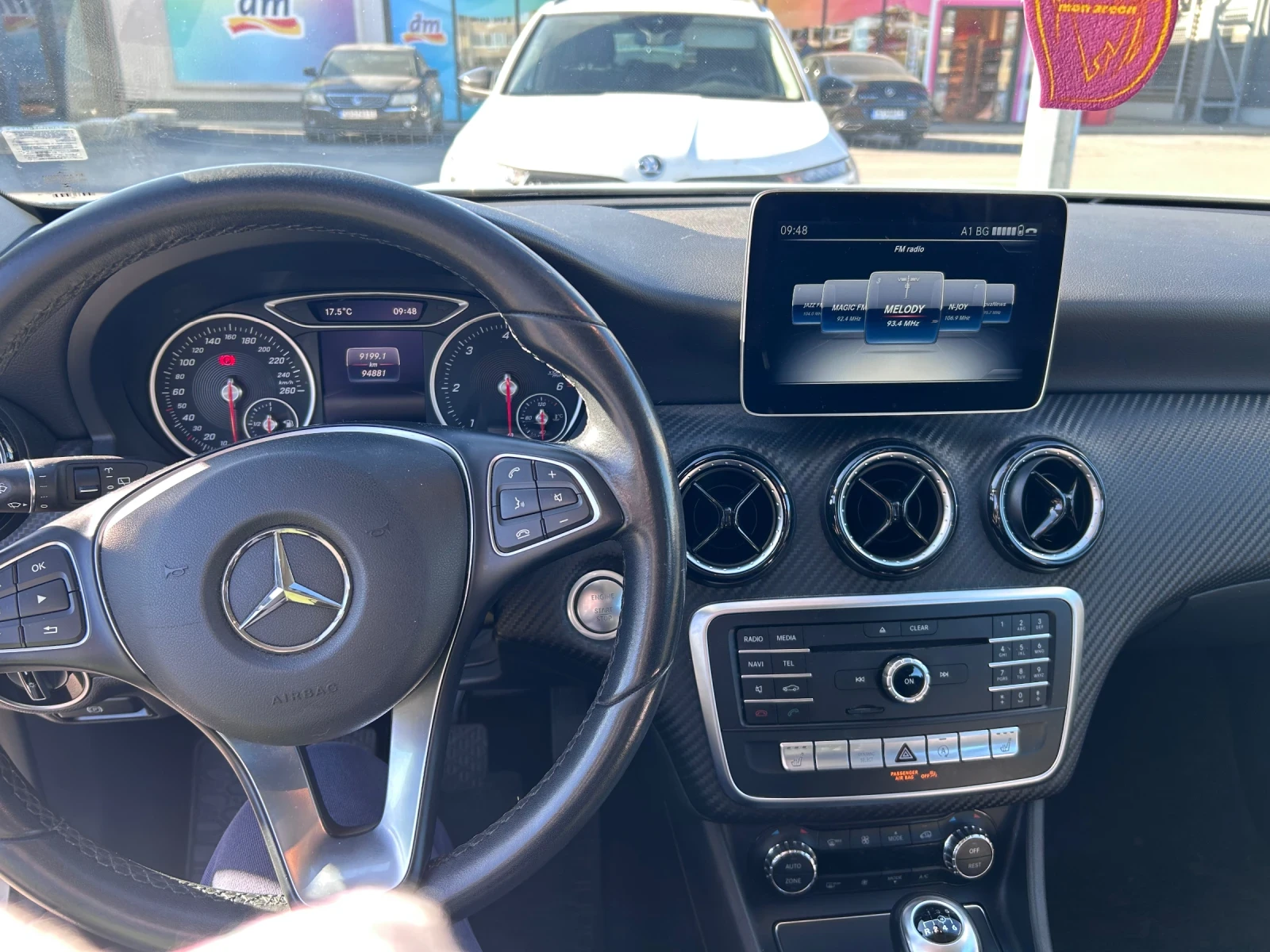 Mercedes-Benz GLA 180, снимка 8 - Автомобили и джипове - 56172391