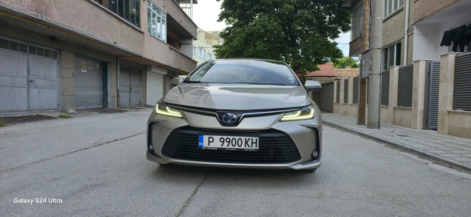 Toyota Corolla 1.8 Hybrid EXECUTIVE PLUS, снимка 2 - Автомобили и джипове - 56517388