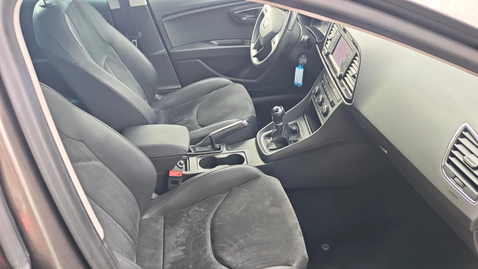 Seat Leon ШВЕЙЦАРИЯ, CNG, снимка 12 - Автомобили и джипове - 56633102
