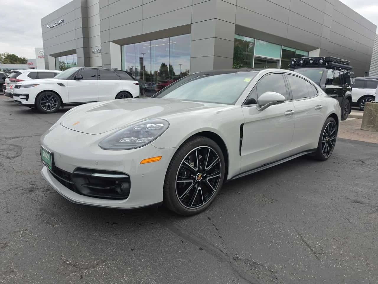 Porsche Panamera  4S / Nardo Grey / Carfax / 