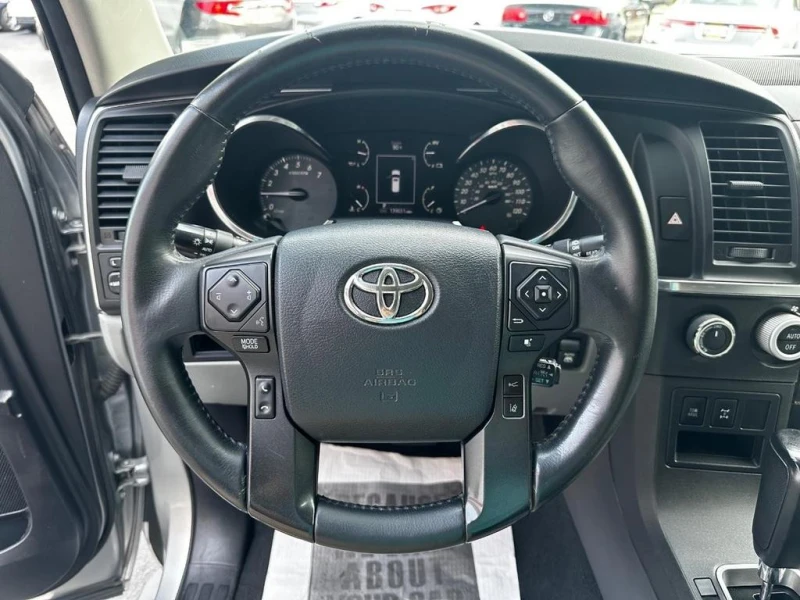 Toyota Sequoia SR5 5.7 4X4, снимка 10 - Автомобили и джипове - 47204051