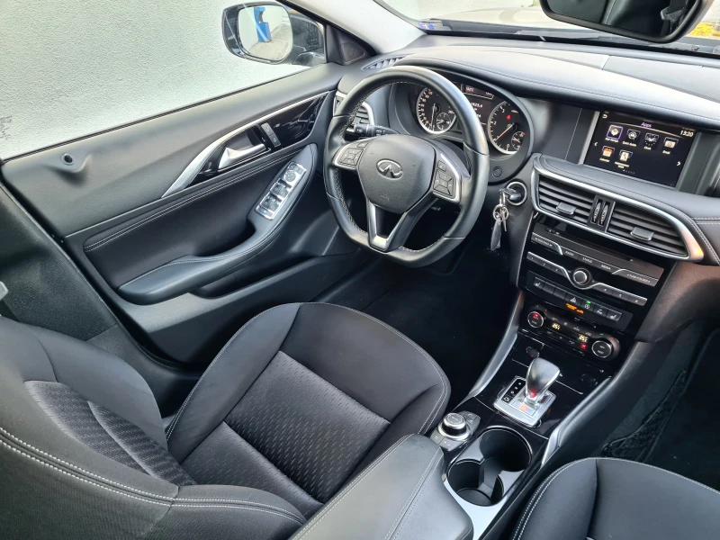 Infiniti Q30 1.5d Euro6b, снимка 14 - Автомобили и джипове - 47727490