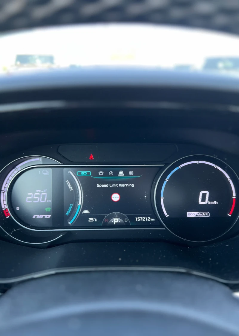 Kia Niro 65KWh EXECUTIVE LINE/KIACONN/FULL ASIST/SOH100%, снимка 9 - Автомобили и джипове - 51522802