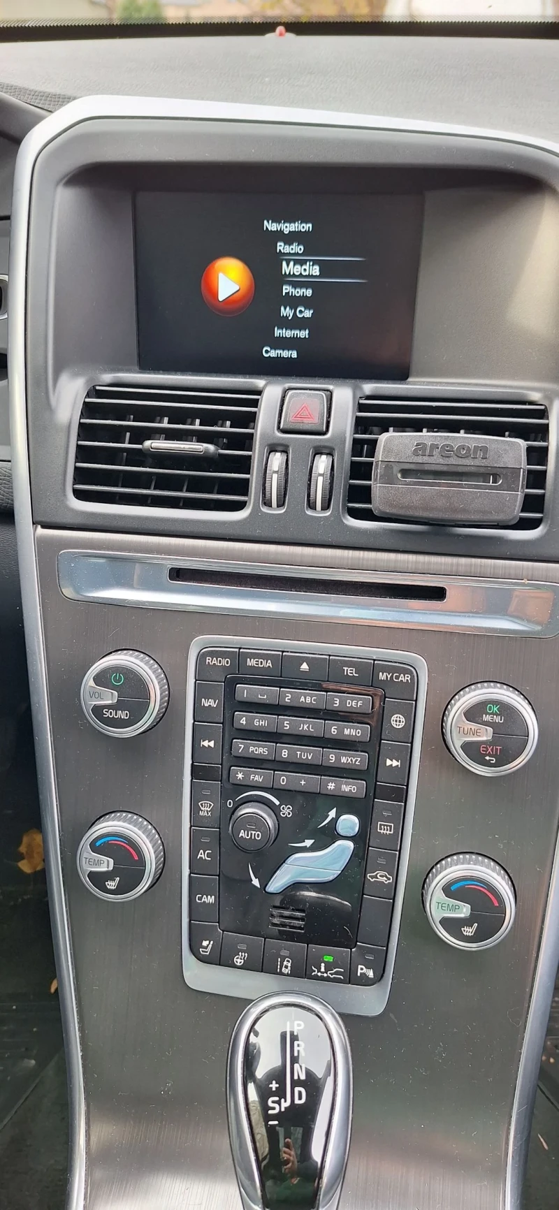 Volvo XC60 Т5 AWD 2.5, снимка 10 - Автомобили и джипове - 52488434