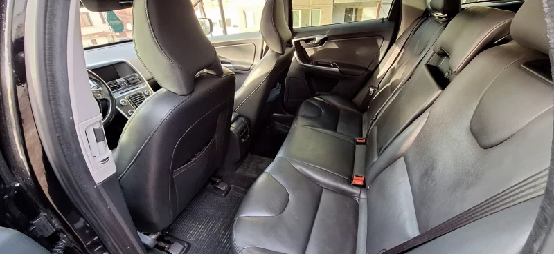 Volvo XC60 Т5 AWD 2.5, снимка 4 - Автомобили и джипове - 52488434