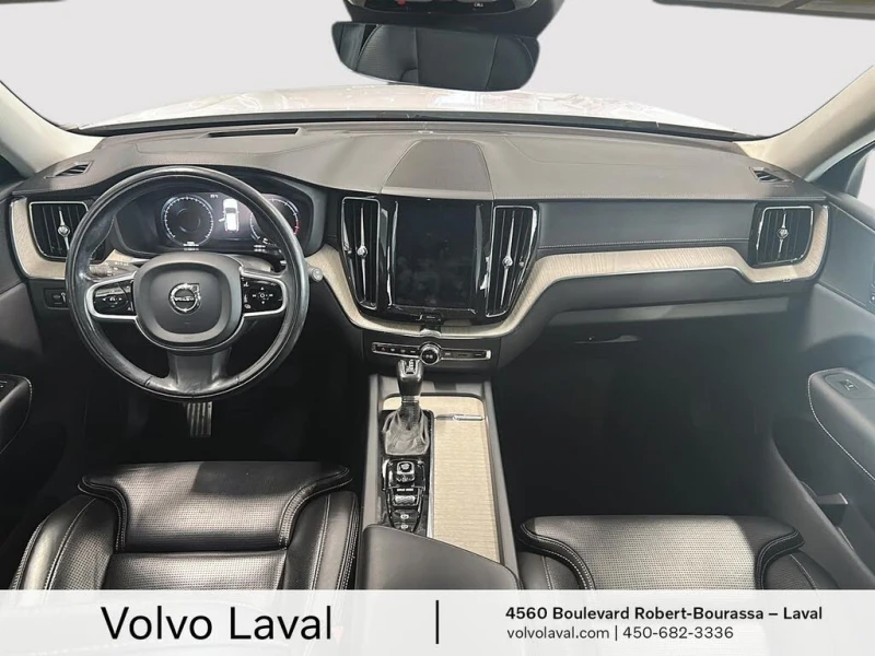 Volvo XC60 T6 Inscription PANO* CAM* ОБДУХВАНЕ* BLINDSPOT* , снимка 14 - Автомобили и джипове - 52661699