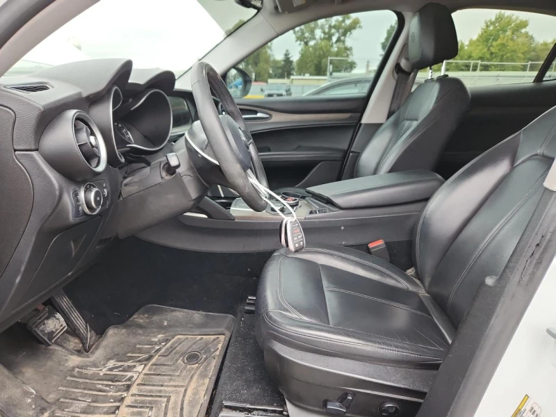 Alfa Romeo Stelvio TI* AWD* , снимка 9 - Автомобили и джипове - 53310057